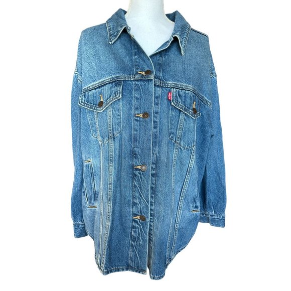 Levi's Jackets & Blazers - Levi Trucker Jacket Women's Size Large 4 Pocket Front Curved Hem Blue Denim NEW